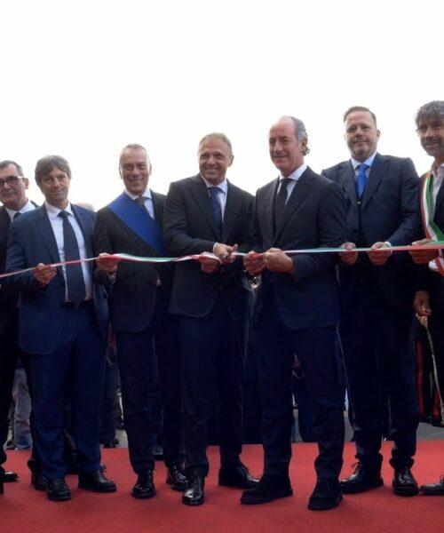 125° Fieracavalli, inaugura il più grande maneggio del mondo. Il taglio del nastro con le autorità