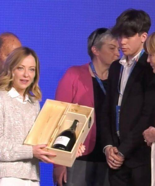 La presidente Giorgia Meloni premia i vini degli istituti agrari d’Italia